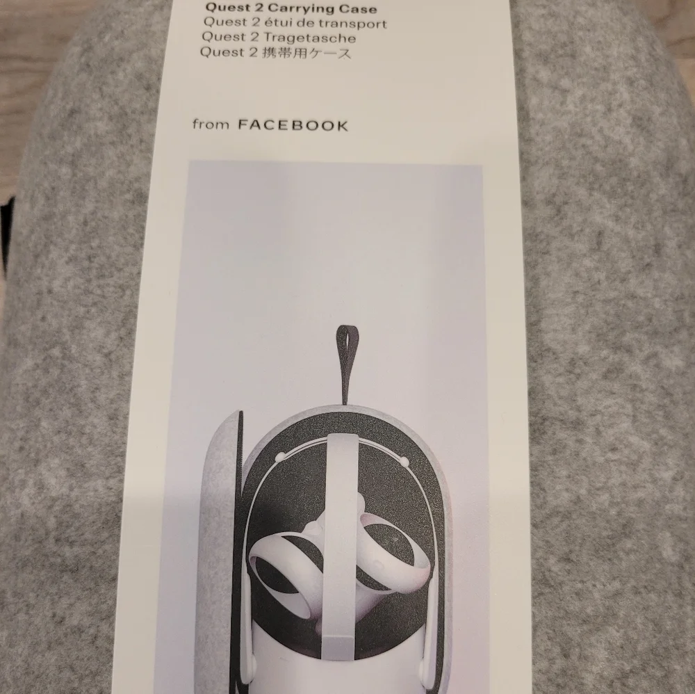 Oculus Quest 2 Gray Carrying Case